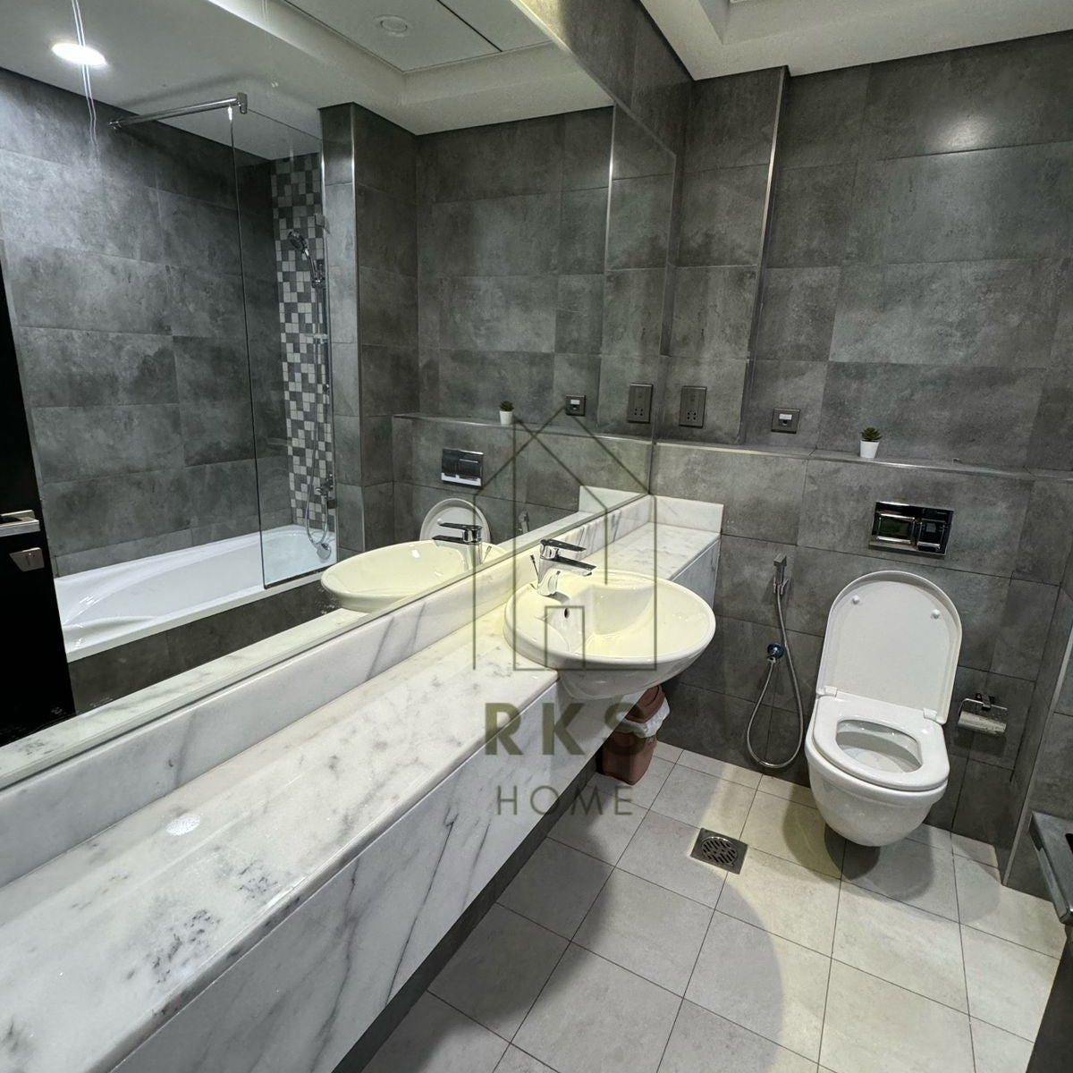 1 BR Apartment | Partition Room 809 PT 5