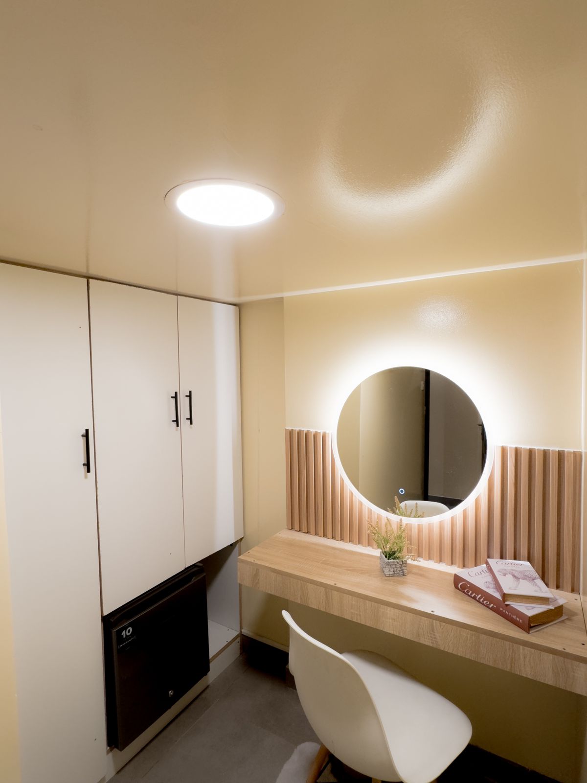 1 BR Apartment | Partition Room 809 PT 5