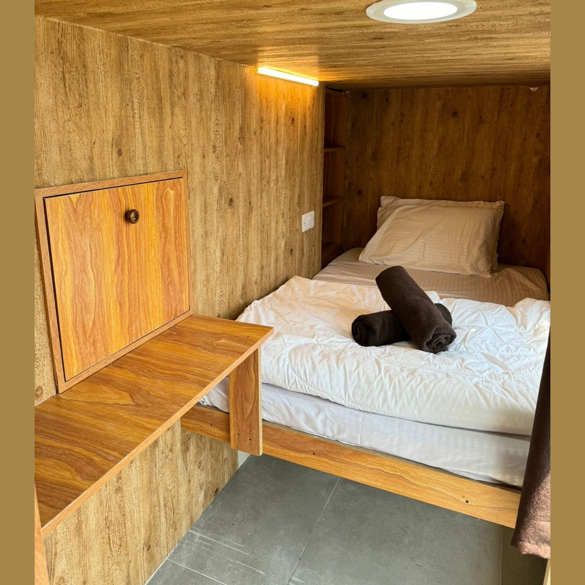 1 BR Apartment |Capsule Room 305 (with window)