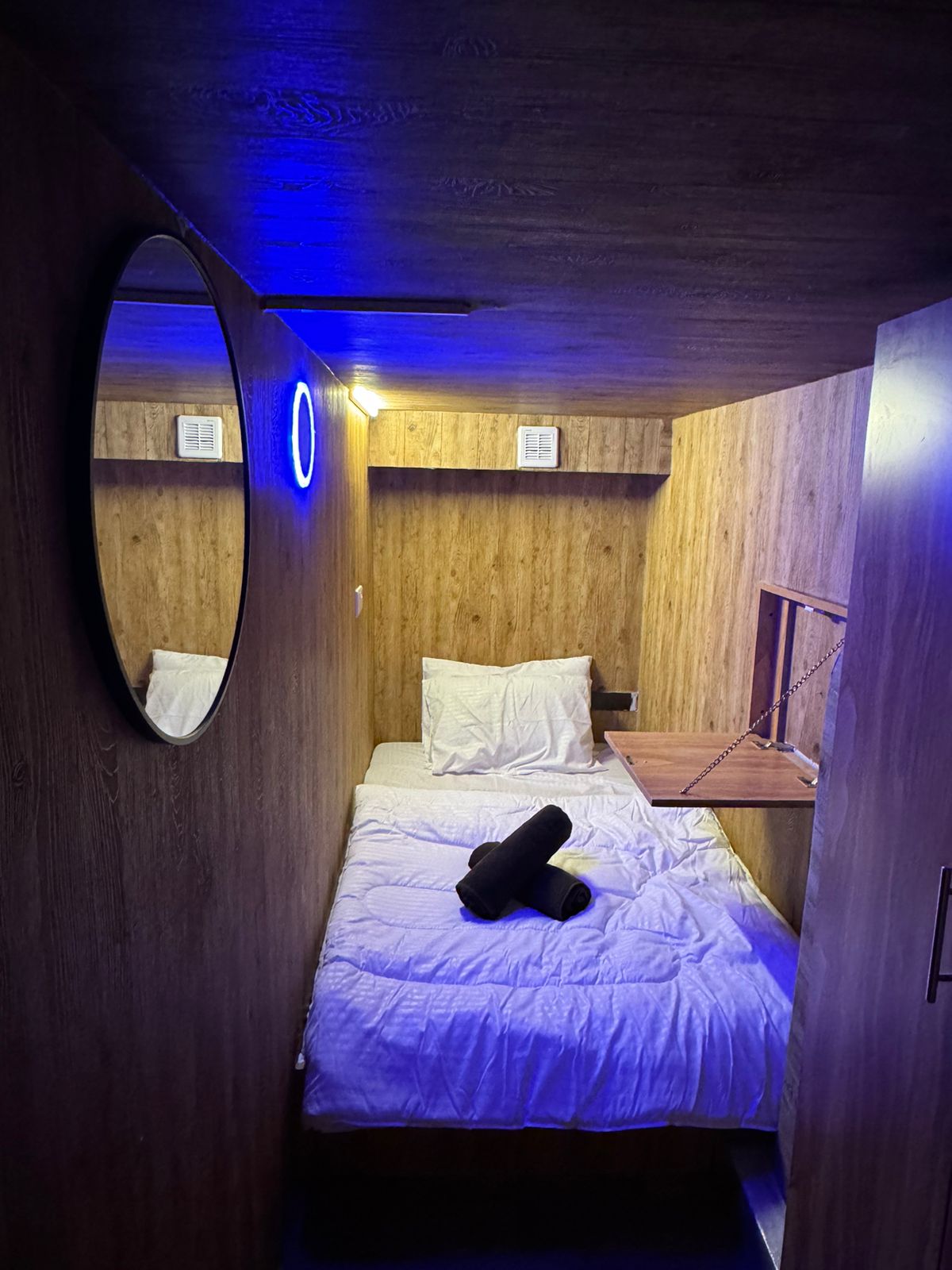 1 BR Apartment |Capsule Room 305 (Upper)