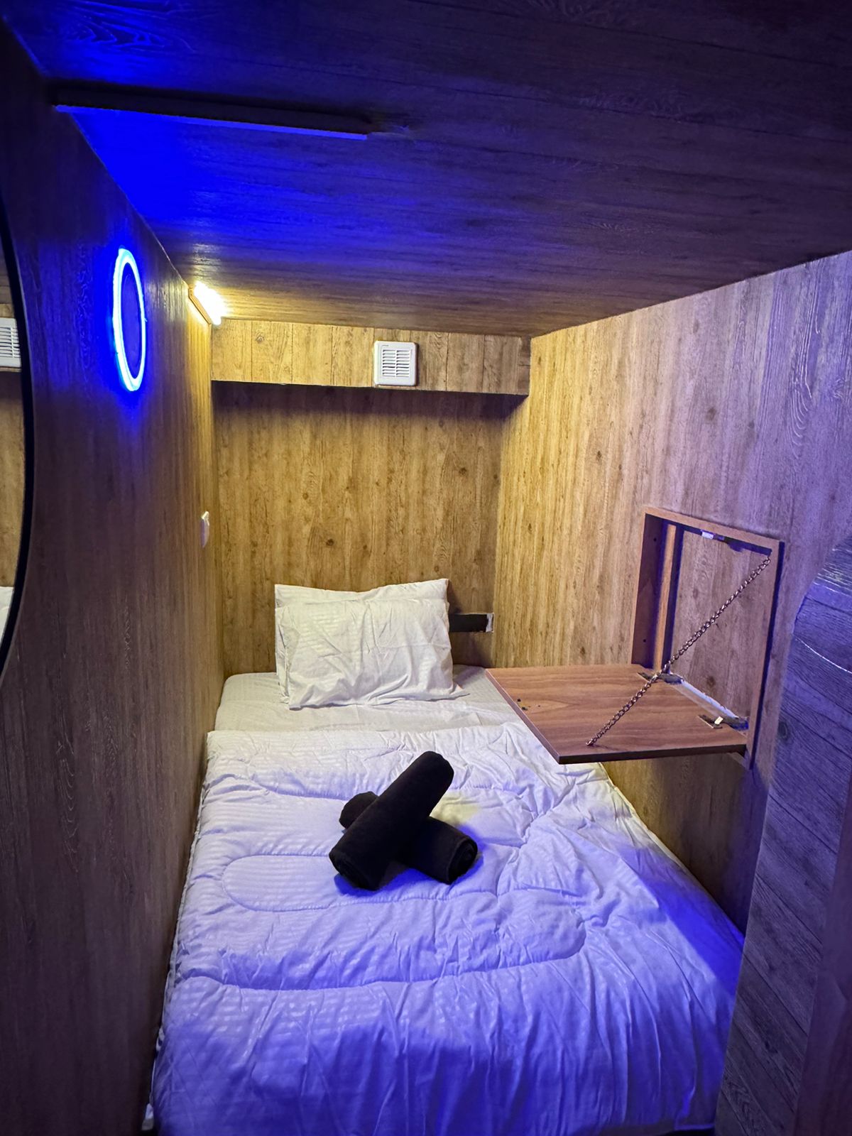 1 BR Apartment |Capsule Room 305 (Upper)