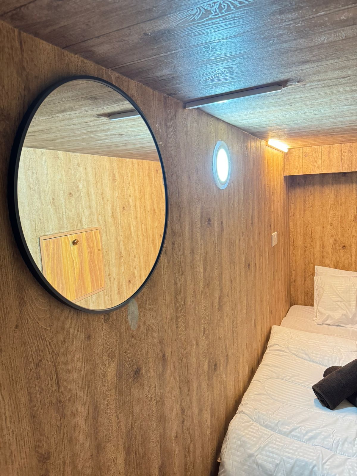 1 BR Apartment |Capsule Room 305 (Upper)