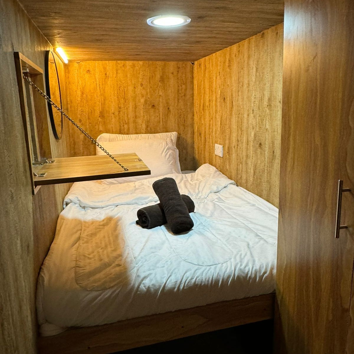 1 BR Apartment |Capsule Room 305 (Down)