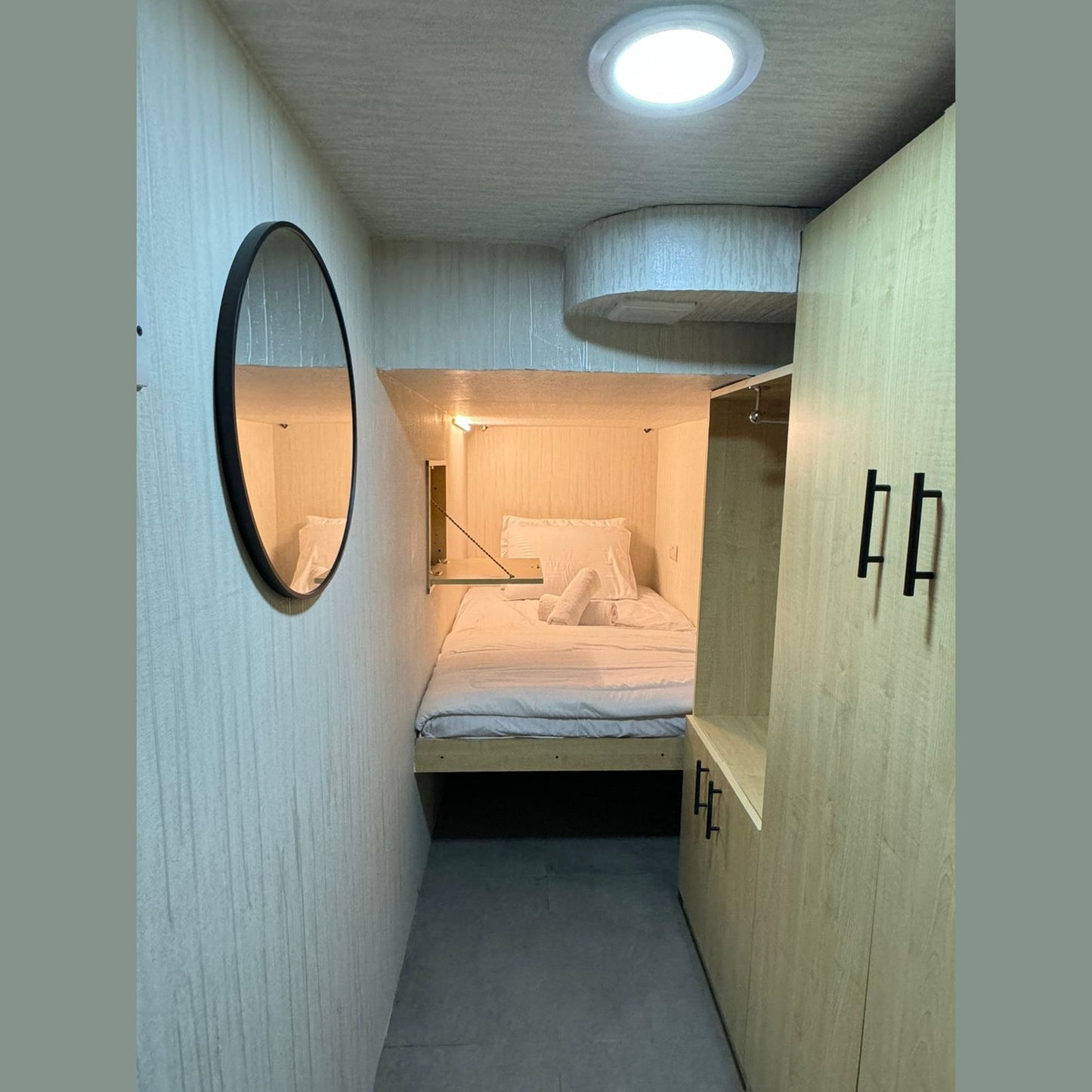 1 BR Apartment |Capsule Room 513 (Down)