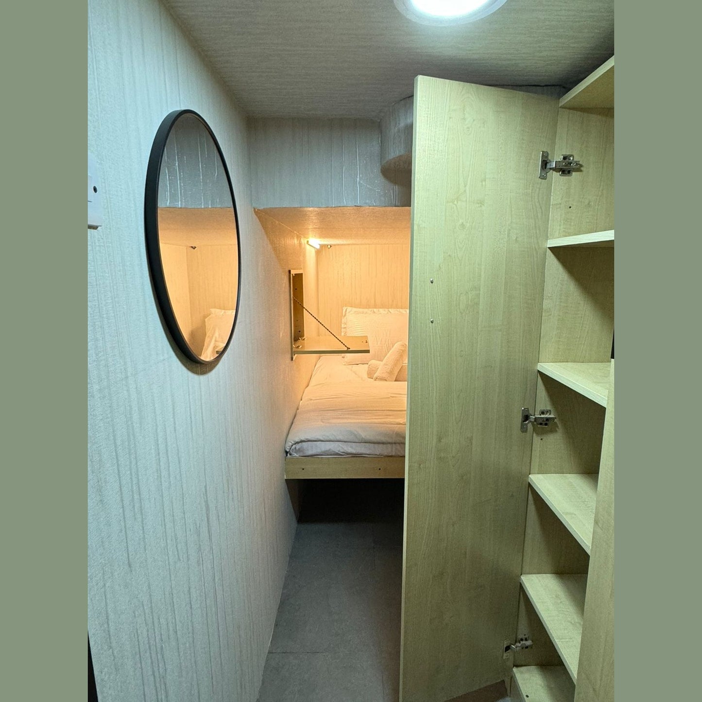 1 BR Apartment |Capsule Room 513 (Down)