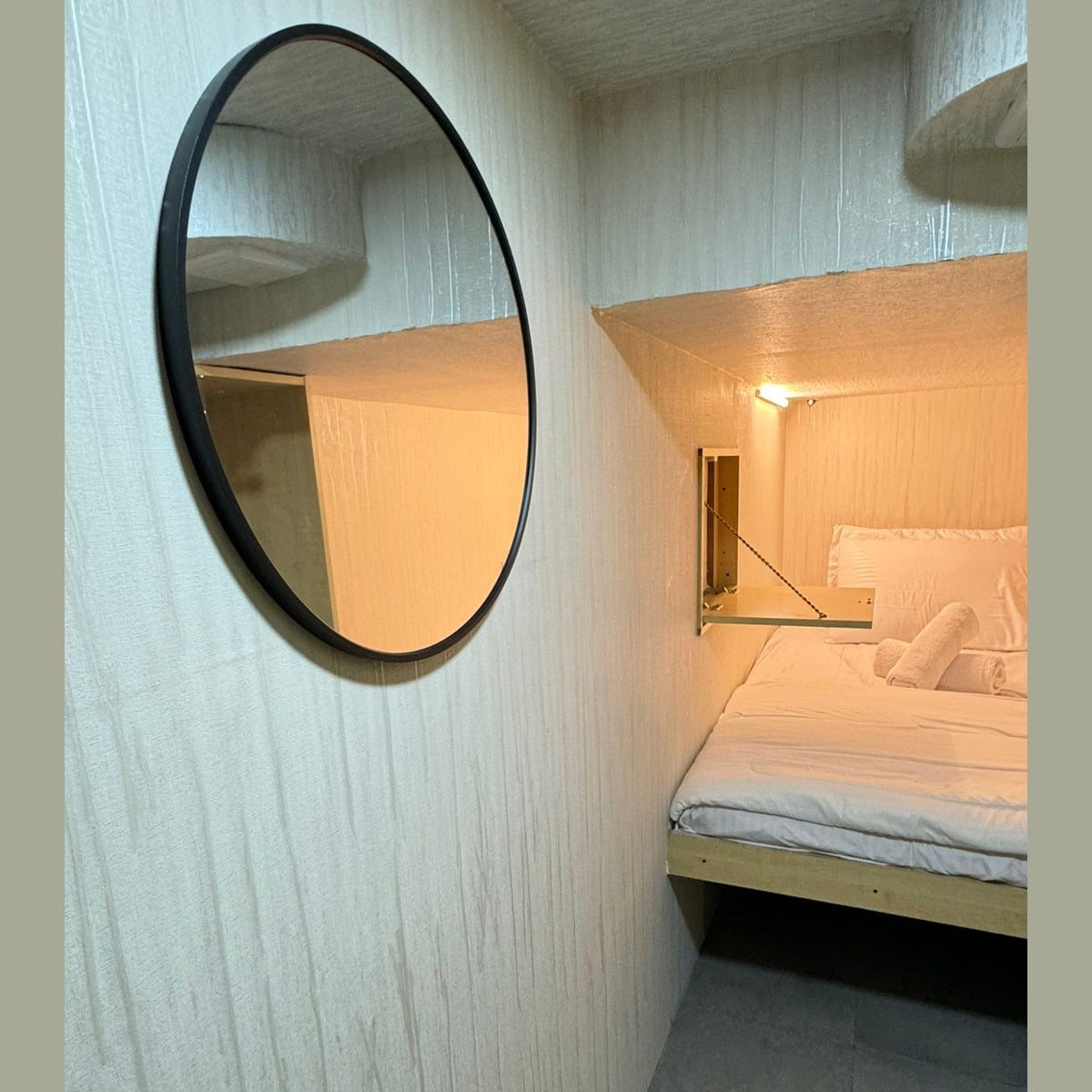 1 BR Apartment |Capsule Room 513 (Down)