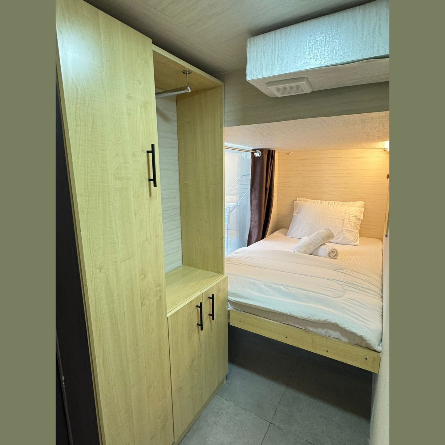 1 BR Apartment |Capsule Room 513 (with window)