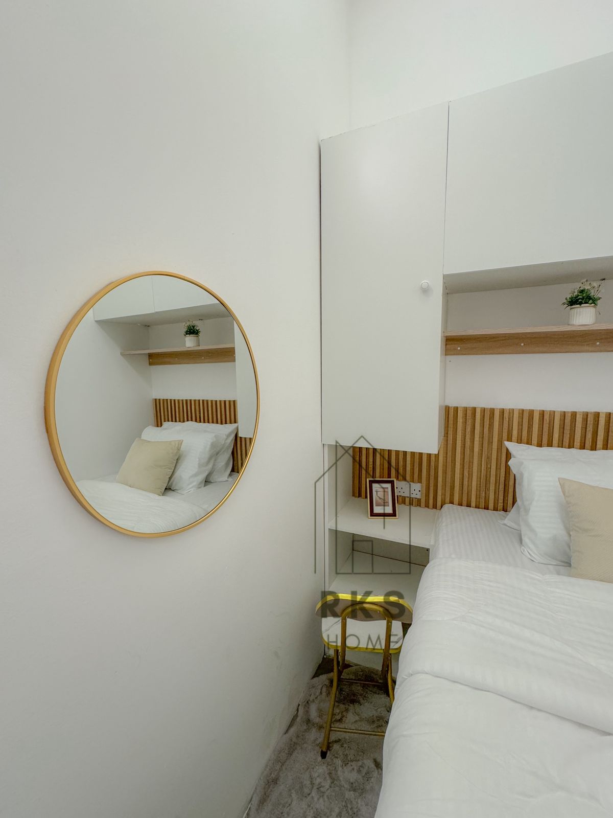 1 BR Apartment | Partition Room 405/913 PT 1